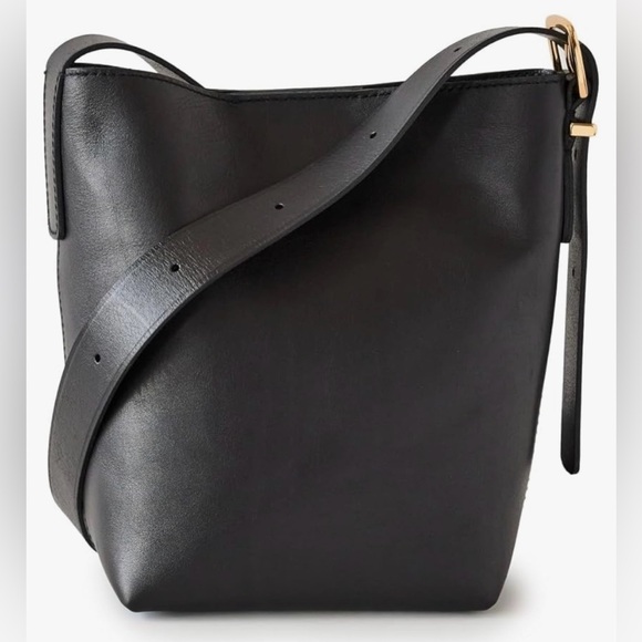 Madewell Handbags - NEW MADEWELL ESSENTIAL MINI BUCKET TOTE ALL LEATHER MAGNETIC CLOSURE GHW